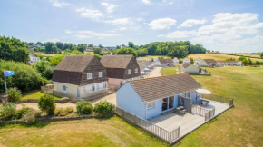 Гостиница Seaview Holidays - Salterns Village  Нетлстон